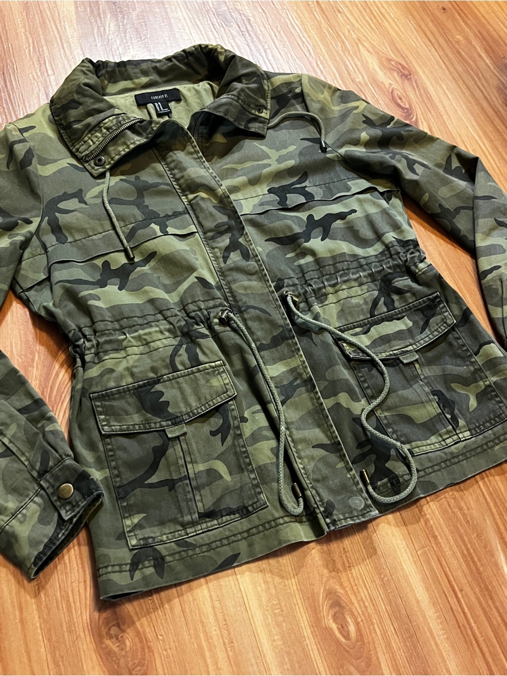 Forever 21 Women's Green Camouflage Military Full Zip